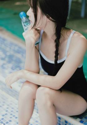 伦理年轻漂亮的岳_720完整版观看