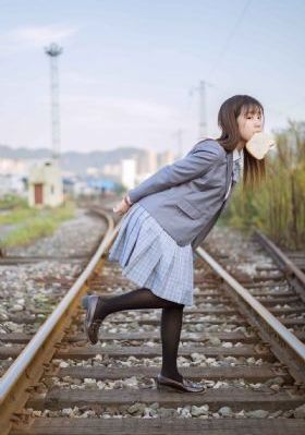美女脱一干二净_快播高清无删减WWW
