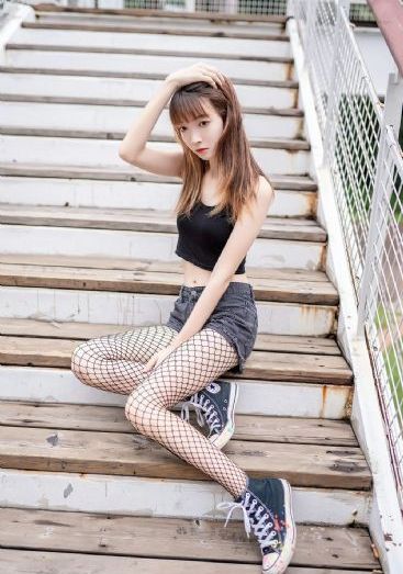 年轻的阿姨中文_720天堂在线