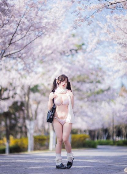 女人天堂av在线播放_720神马影院手机在线